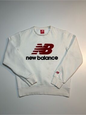 New Balance Essentials Stacked Logo Fleece Crewneck Sweatshirt White